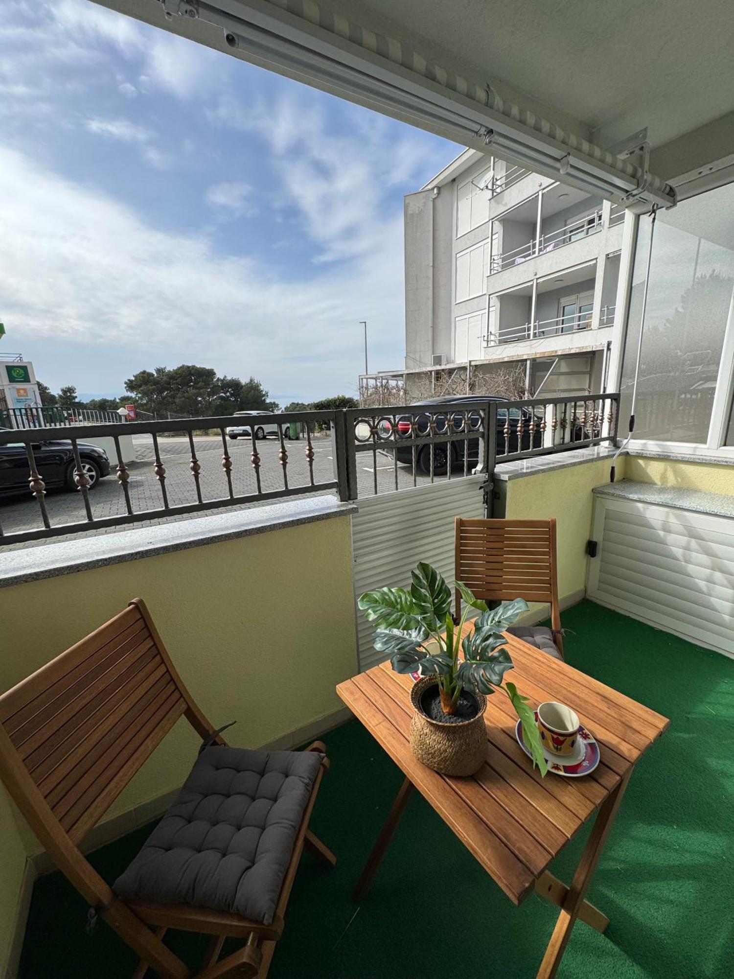 Apartment Tri Sunca Baška Voda Dış mekan fotoğraf